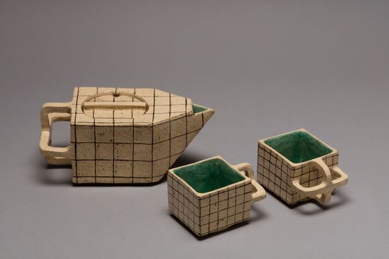 Tea set by Isobel Thom contemporary artwork Sculpture