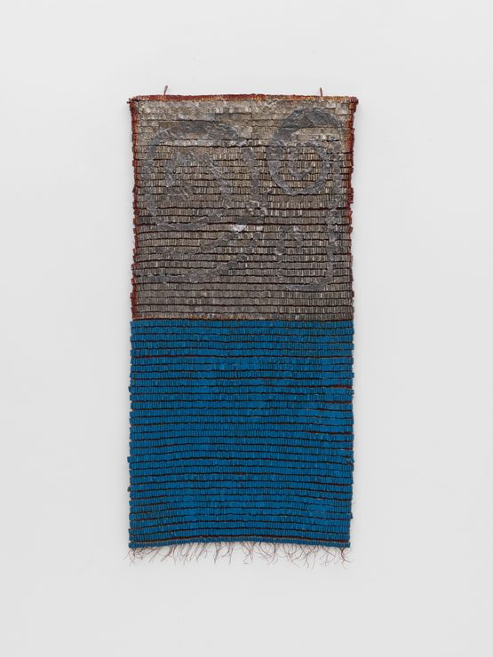 Tabla 18 by Olga De Amaral contemporary artwork Textile
