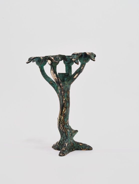 Petit chandelier by Setsuko contemporary artwork Sculpture