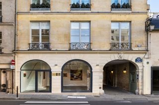 Waddington Custot contemporary art gallery in Paris France