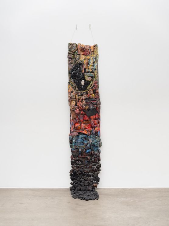Manteau by Anderson Borba contemporary artwork Sculpture