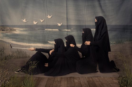 Mentjari Kutu Rambut by Agan Harahap contemporary artwork Photography