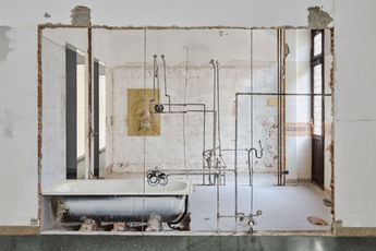 Tolia Astakhishvili contemporary artist