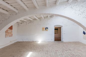 Contemporary art exhibition Alba Suau Plaza Blanca at Alzueta Gallery Casavells Spain