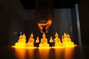 Krit Ngamsom contemporary artist