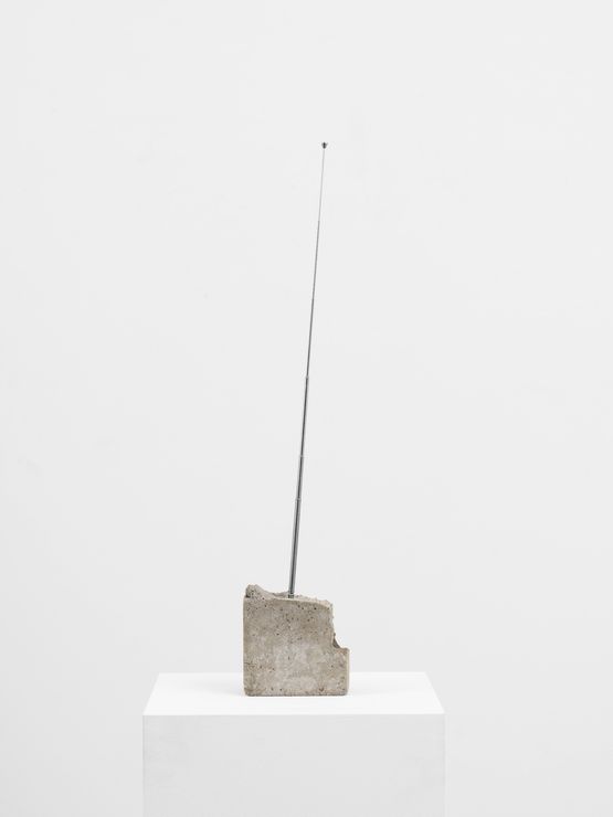 Weltempfanger Hilde by Isa Genzken contemporary artwork Sculpture