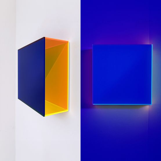 Colormirror satin blue hiddenpink orange by Regine Schumann contemporary artwork Sculpture