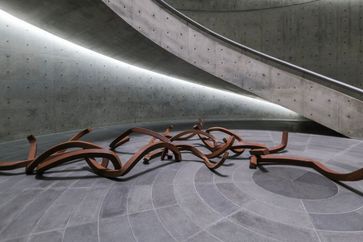 Bernar Venet contemporary artist